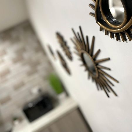Luxurious 2 Bed Apartment In Heart Of Burnley With Private Parking Esterno foto